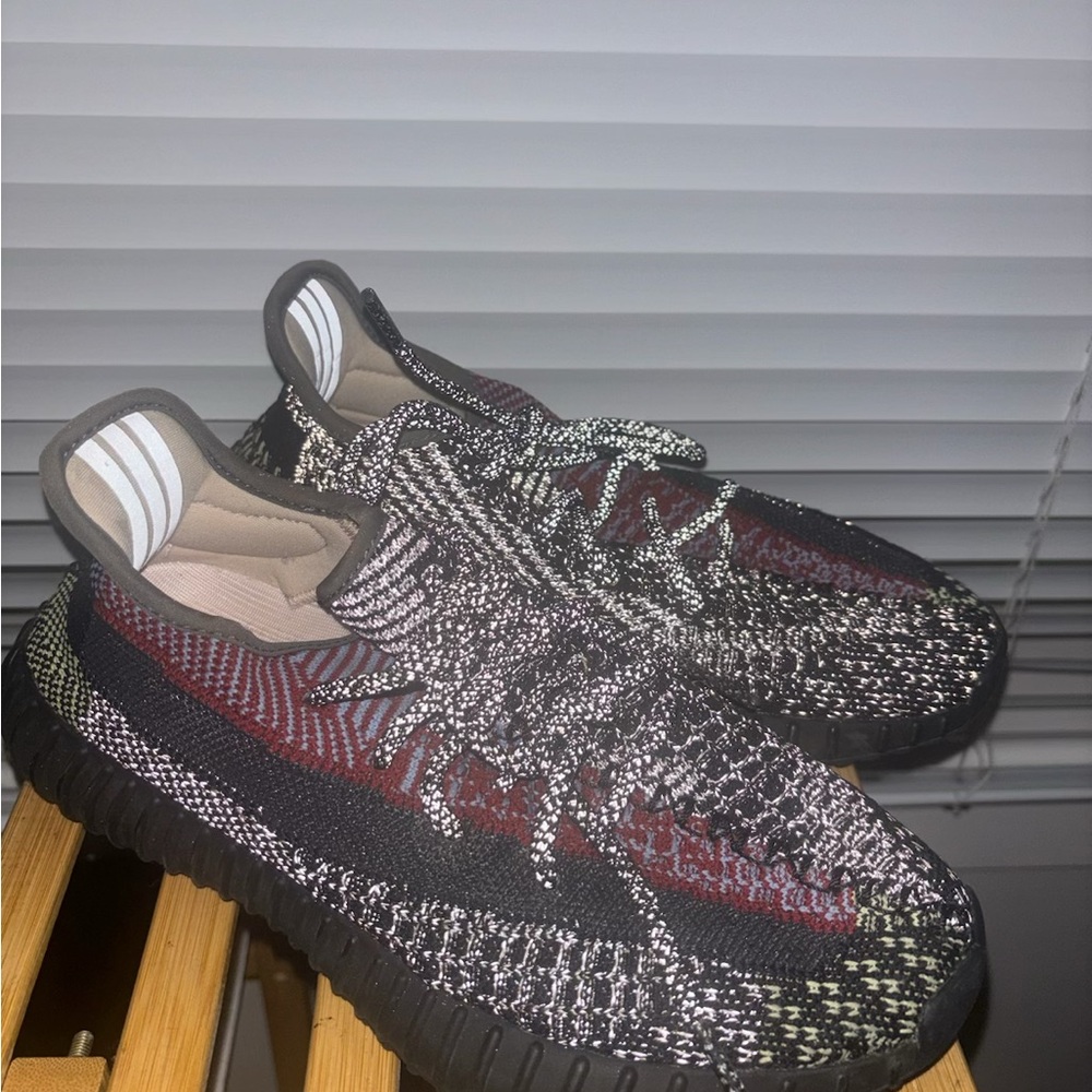 Stylish Black and Red Men's Sneakers